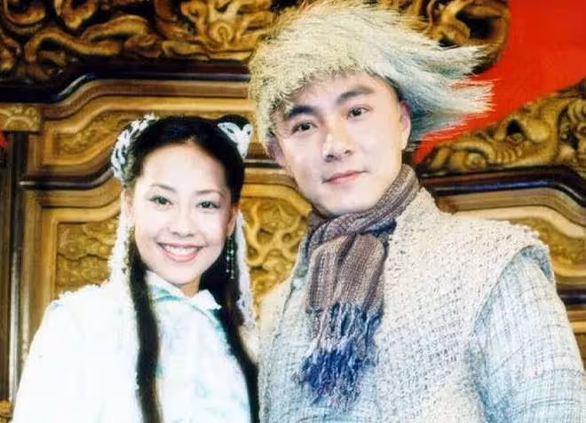 張衛健照顧好友遺孀,攜對方出遊引猜疑,本人作出回應:光明正大