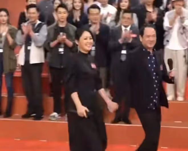 53歲梁小冰復出拍戲!時隔26年回TVB與老公合作,發福仍難掩美貌