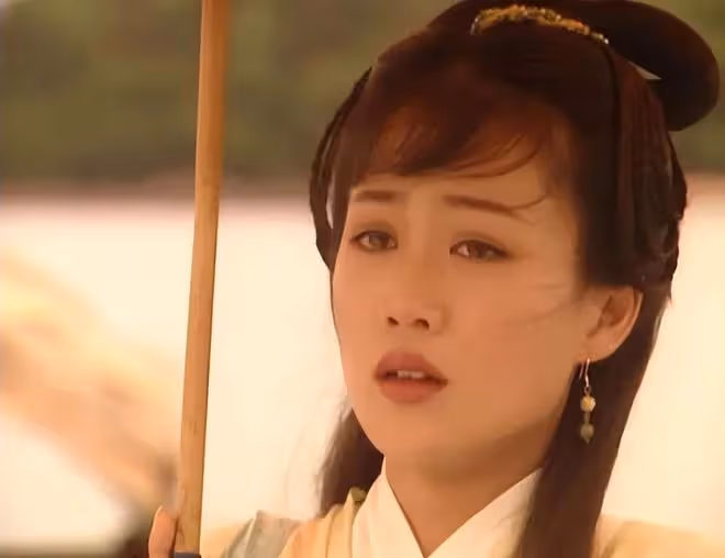 53歲梁小冰復出拍戲!時隔26年回TVB與老公合作,發福仍難掩美貌