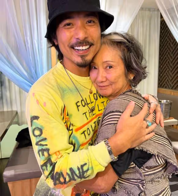 林子祥兒子與生母團聚!72歲吳正元氣質出眾,曾捧紅前夫卻遭背叛