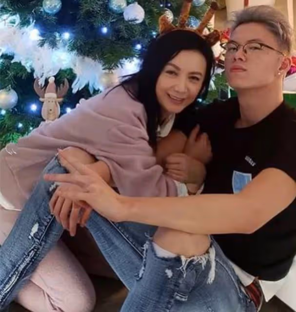 曾華倩母親節被兒子獻吻!24歲愛子帥氣十足,1米91是運動健將