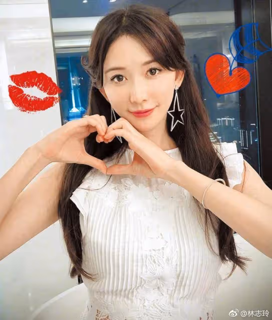 復製媽媽美貌!48歲女星暖心告白「換媽媽對我撒嬌」 曬30多年前童年照「瞇眼大笑超活潑」爸媽眼裡滿滿寵愛