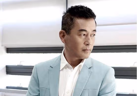 認識3天就閃婚,老公比自己大十多歲,今一家生活幸福惹人羨!