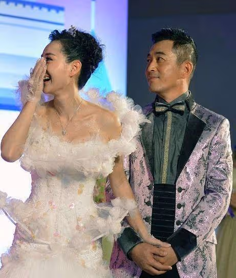 認識3天就閃婚,老公比自己大十多歲,今一家生活幸福惹人羨!