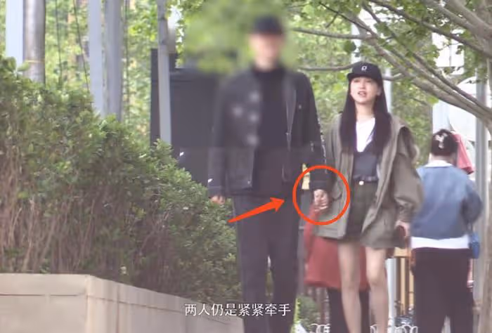 金莎和素人男友同框首次被拍!二人逛街牽手挽臂,呈現最萌身高差
