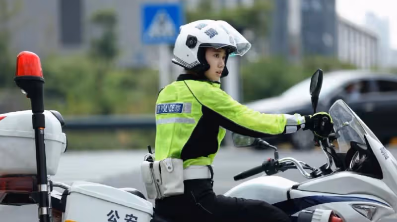 《臥底警花》收視領跑，鄒元清演繹女性緝毒警的成長與蛻變