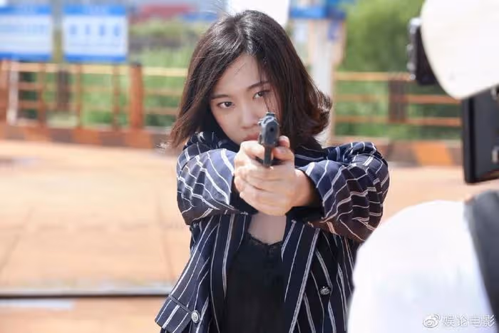 《臥底警花》收視領跑,鄒元清演繹女性緝毒警的成長與蛻變