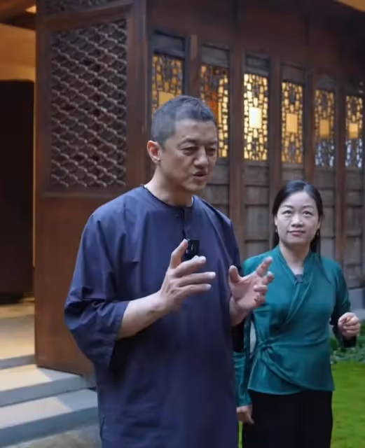 五糧液官方拒絕和李亞鵬合作,這要求被人無視,表示莫欺少年窮,
