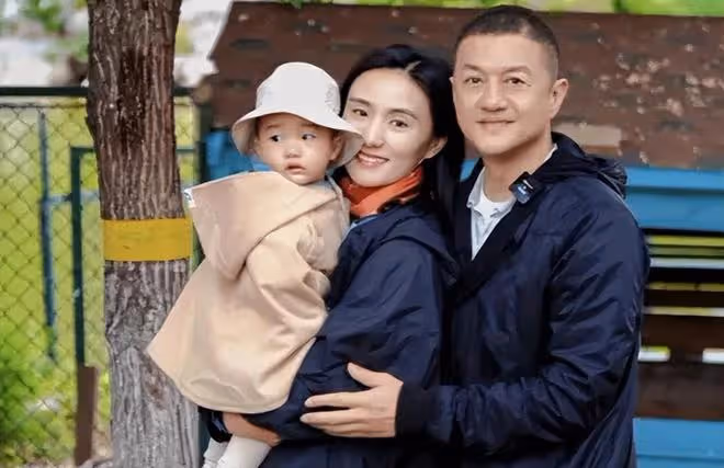 李亞鵬:慘遭五糧液拒絕後,選擇繼續賣茶,上萬的岩茶賣3999還債