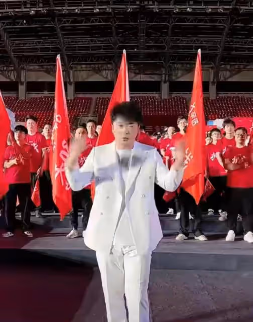 辛巴:挑戰抖音,發視頻表示單槍匹馬,6月18號當天挑戰整個平台