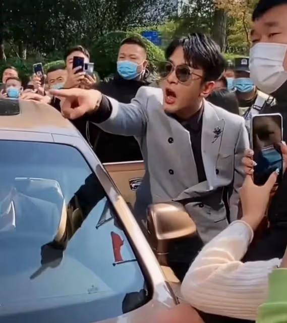 辛巴:挑戰抖音,發視頻表示單槍匹馬,6月18號當天挑戰整個平台