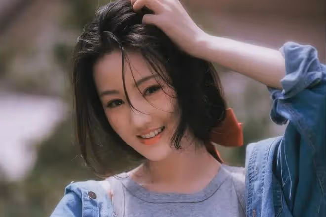 顏值不輸白鹿,長相神似某爽,於正力捧「關係戶」終於走紅