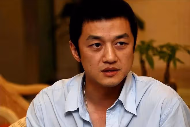 王菲表示,自己沒有義務幫助李亞鵬還債,用行動「教育」女兒