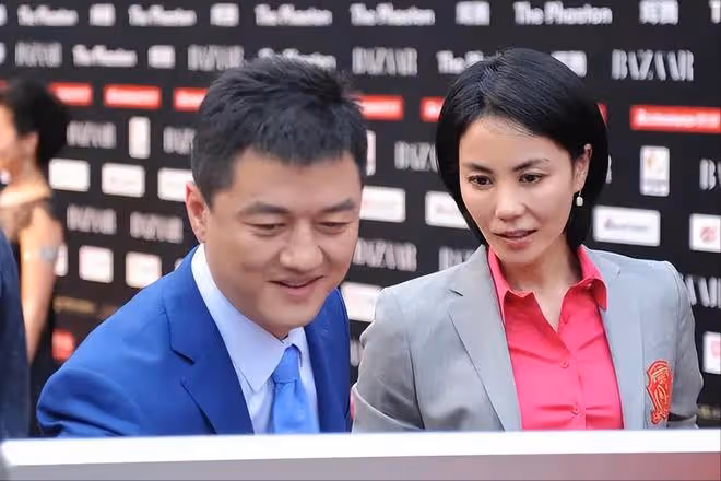 王菲表示,自己沒有義務幫助李亞鵬還債,用行動「教育」女兒