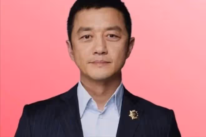 王菲表示,自己沒有義務幫助李亞鵬還債,用行動「教育」女兒