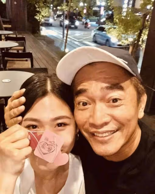 吳宗憲老婆罕見露臉!張葳葳60歲凍齡美貌曝光 最正女兒不藏了全公開