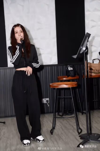 TVB歌后開演唱會服裝露好多肉!不怕男友吳卓羲看到流鼻血