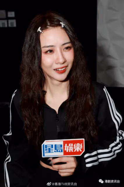 TVB歌后開演唱會服裝露好多肉!不怕男友吳卓羲看到流鼻血
