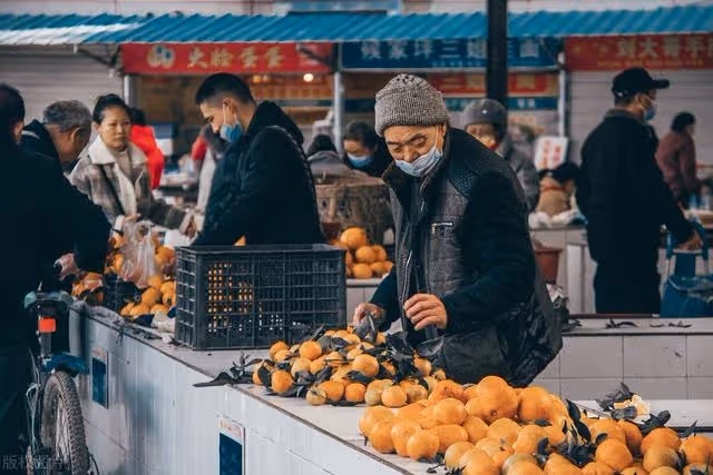 搭夥只過了兩天就分手,阿姨:非得跟我睡一個屋,大爺:真能裝