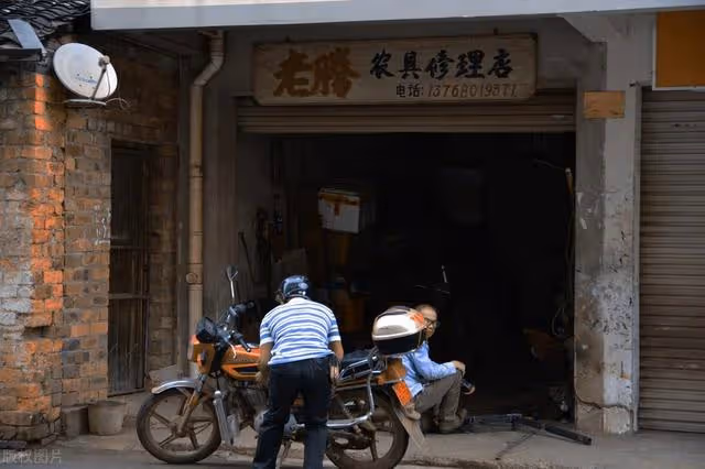 搭夥只過了兩天就分手,阿姨:非得跟我睡一個屋,大爺:真能裝