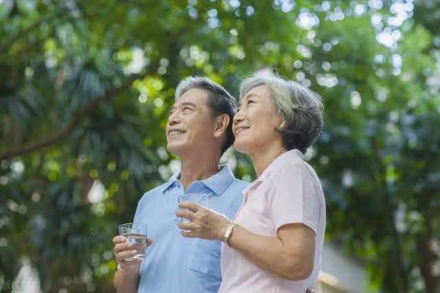 6個孩子的87歲母親醒悟:到了晚年才明白,原來家人之間也很現實