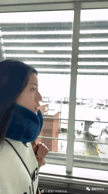 TVB視後淡妝學生Look現身英國！網民驚嘆真人勁白：劇里顏值被封印了