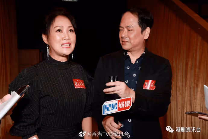 拍劇不用16歲兒子批准!梁小冰陳嘉輝夫妻檔開工興奮一齊食飯盒