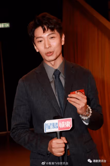 拍劇不用16歲兒子批准！梁小冰陳嘉輝夫妻檔開工興奮一齊食飯盒