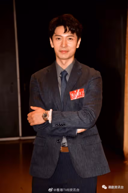 拍劇不用16歲兒子批准！梁小冰陳嘉輝夫妻檔開工興奮一齊食飯盒
