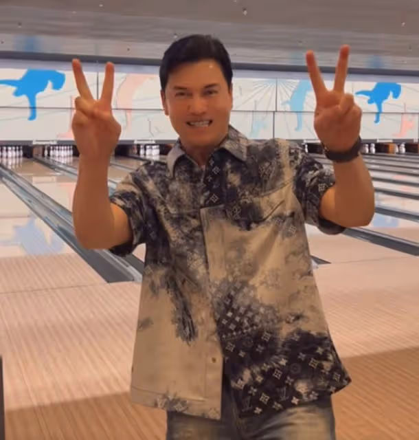 呂良偉約張智霖打保齡球!71歲影帝耐心指導兩人,曾是公開賽冠軍