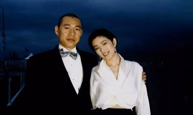 坎城電影節開幕,眾明星亮相,朱一龍卑微鞠躬,蔣夢婕全程冷臉