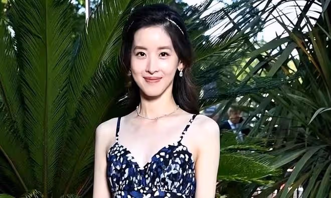 章澤天近照呈現嬰兒肥，發文「三重愛」像是已經懷了第3胎