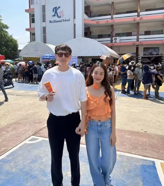 泰國眾星前往投票站，參與泰國大選投票