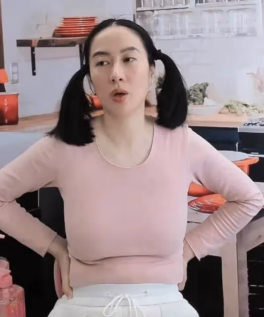 又一港劇開拍!TVB前花旦時隔多年返港參與演出,演富婆陷三角戀