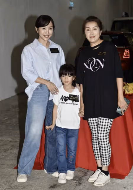 又一港劇開拍!TVB前花旦時隔多年返港參與演出,演富婆陷三角戀