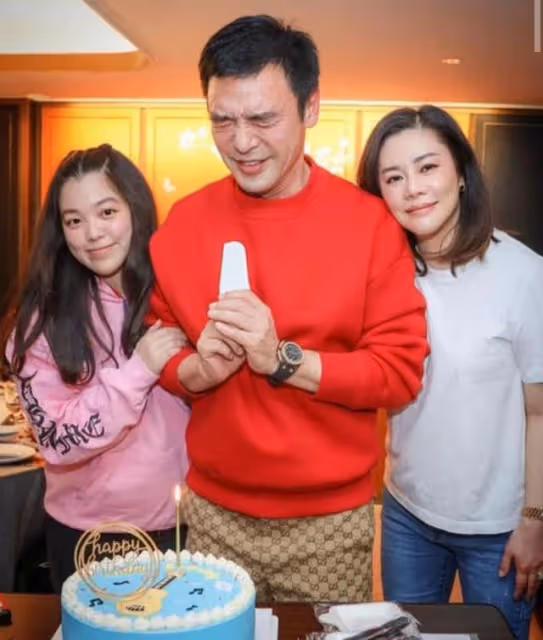 為繼母慶祝節日!知名港星愛女和生母關係疏遠,更曾怒斥其搞新聞