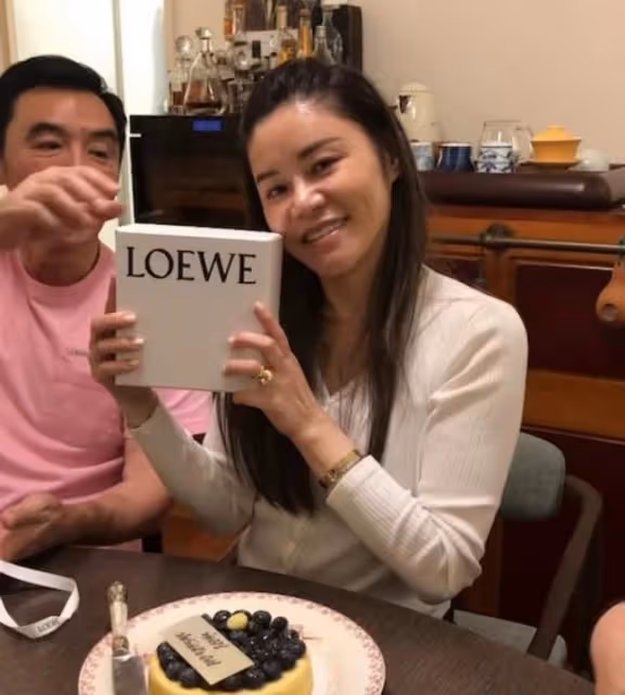 為繼母慶祝節日!知名港星愛女和生母關係疏遠,更曾怒斥其搞新聞