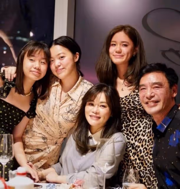為繼母慶祝節日!知名港星愛女和生母關係疏遠,更曾怒斥其搞新聞