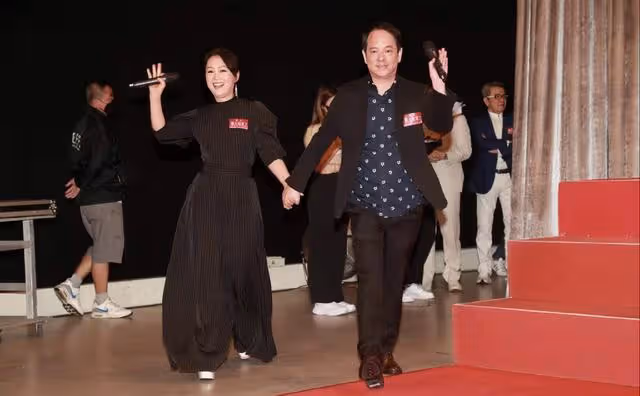 香港知名女星宣布復出拍劇,身材發胖難掩美貌,生圖與自拍差距大
