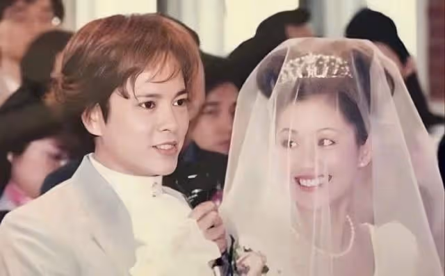 香港知名女星宣布復出拍劇,身材發胖難掩美貌,生圖與自拍差距大