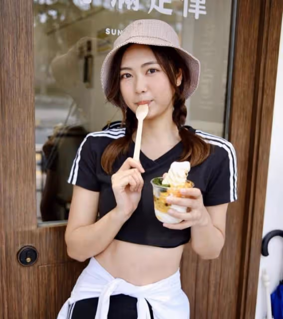 恭喜!TVB力捧小花曬畢業照,頭戴四方帽獲多位圈中人送祝福