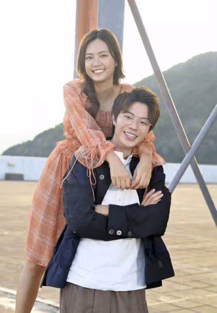 恭喜!TVB力捧小花曬畢業照,頭戴四方帽獲多位圈中人送祝福