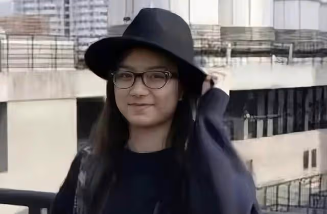 TVB新人女星新劇犧牲大，角色遭繼父非禮，被摸腿摸腰也無怨言