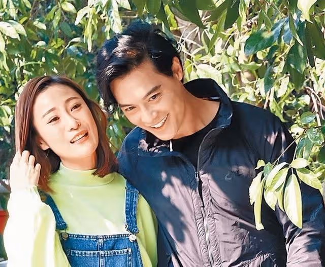 TVB知名港姐錄綜藝玩濕身遊戲,滿屏大白腿,出軌人夫獲男友原諒