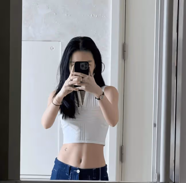 李詠21歲女兒大學畢業!在美國提前一年完成學業,曬母女合影慶祝