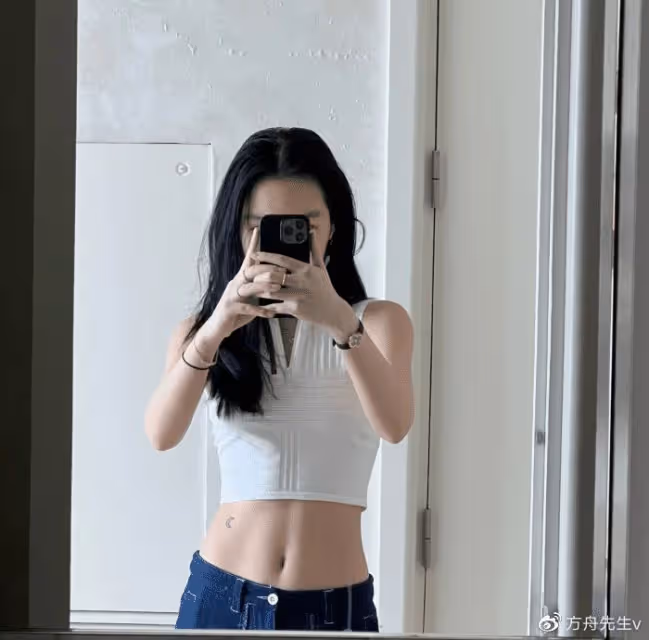 李詠21歲女兒大學畢業!在美國提前一年完成學業,哈文比她還開心