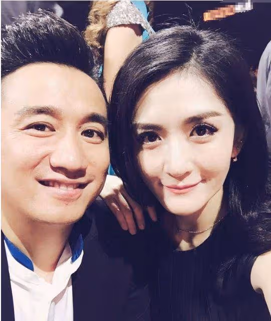 借澳幣還人民幣,謝娜回應借錢爭議,稱當時就把錢還給了包文婧