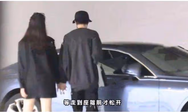 許嵩馮禧逛街再次被拍,十指緊扣感情穩定,兩人相戀已超過半年