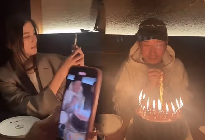 程曉玥曬豪華月子生活1天吃6餐,寶寶享足底按摩,吳千語現身看望