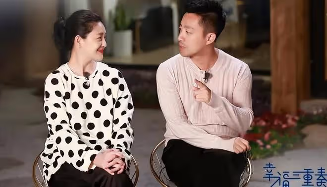 汪小菲與兒女合影照惹爭議:兩個孩子都沒有笑容,很壓抑的樣子